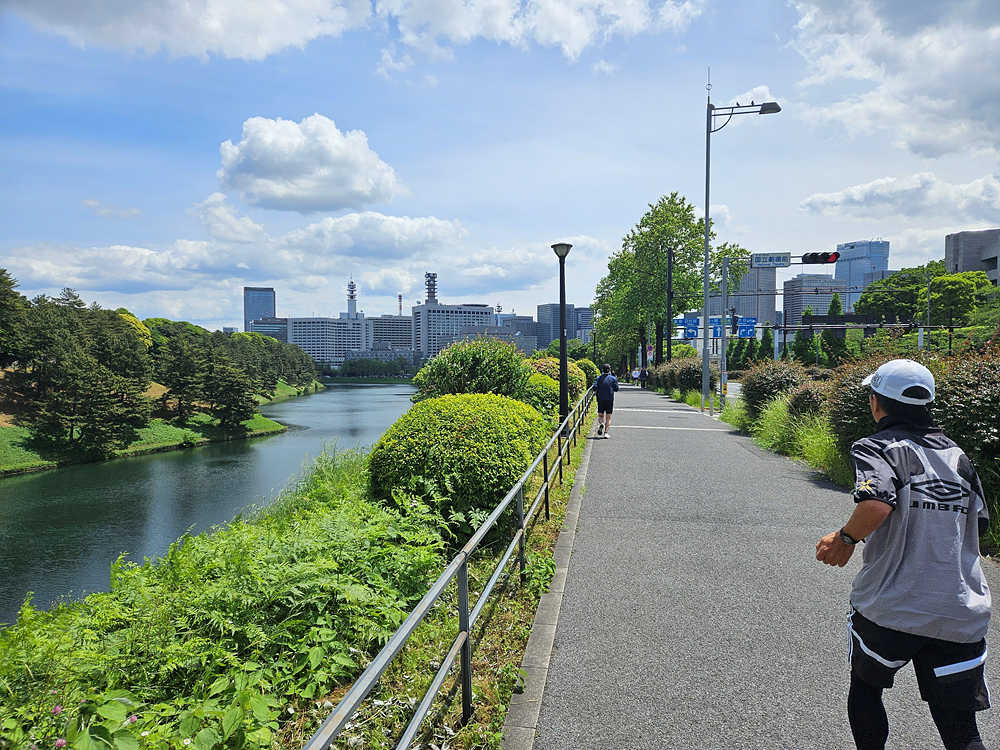 아식스 런 도쿄 방문기 & 황거 5km 러닝